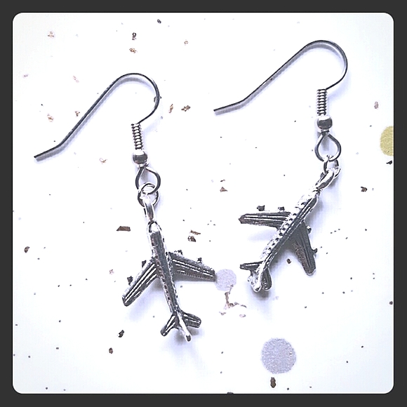 Airplane Earrings - Picture 1 of 4